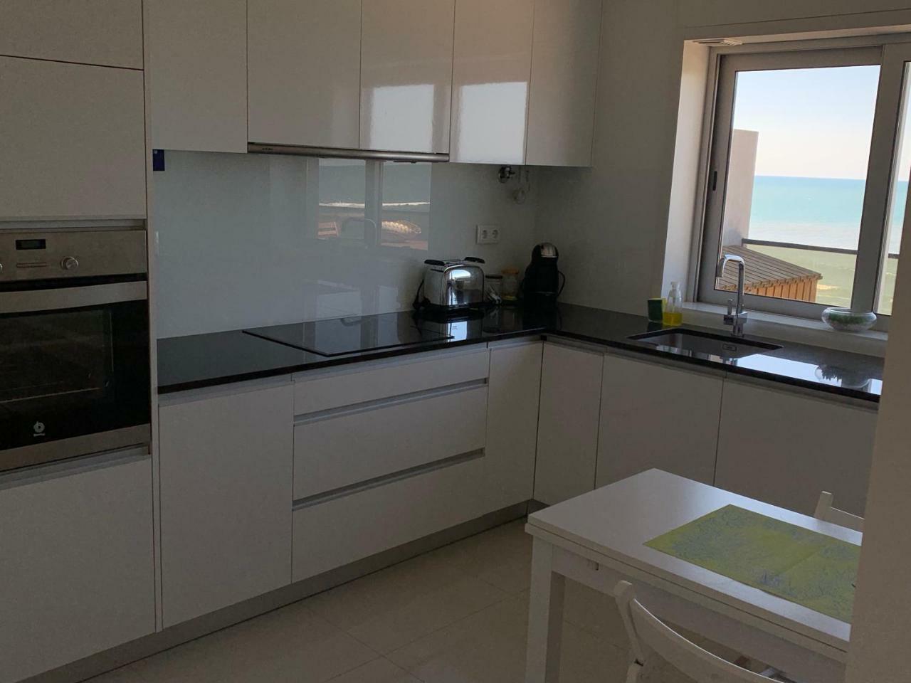 Front Beach Apartment Póvoa de Varzim Esterno foto